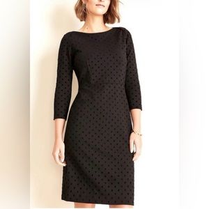 Perfect black jacquard polka dots dress. Boat neck and mid length sleeves. Am-Pm